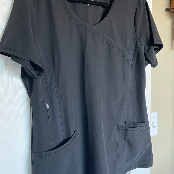 Performance Sport scrubs by HH360 XL top, L bottom - Picture 15 of 16